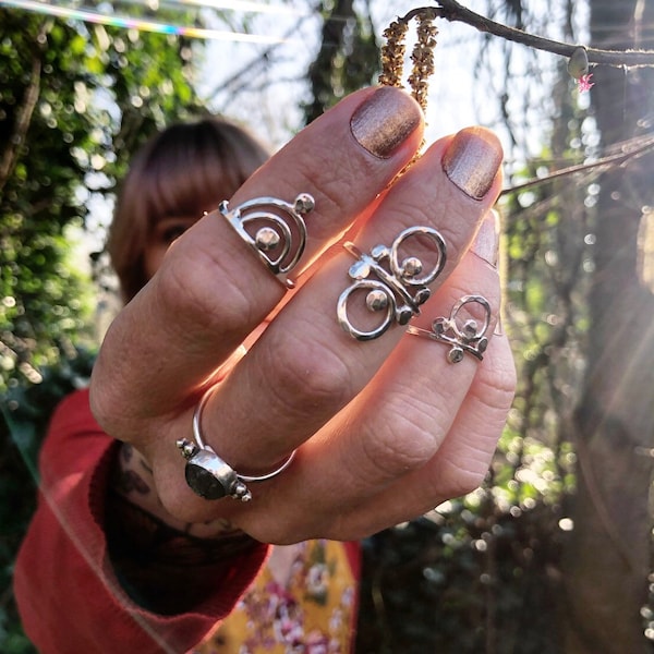 Eco sterling silver sunburst hammered midi stacker rings