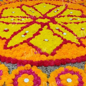 Spedizione espressa di bellissimi fiori artificiali Rangoli, composizioni floreali, centrotavola, fiori di calendula, decorazioni circolari per feste Rangoli.