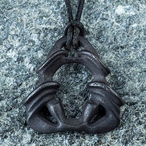 Pendentif collier cordon samouraï bushido pour homme, bijoux 3D, acier noir rustique Wabi sabi, casque guerrier japonais Ninja Ninjutsu fantaisie Japon