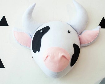 Décoration murale tête de vache en feutre : animal de chambre d'enfant fait main