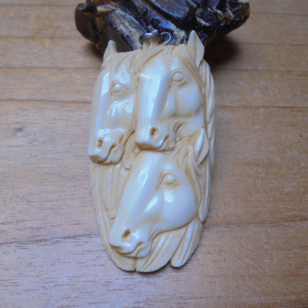 Horse Group Carving in Brown/Antique Color, Horse Bone Pendant, Horse Carving, Bali Bone Jewelry HP0510