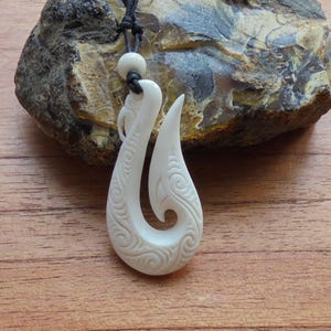 Maori Fish Hook Bone Necklace, Hei Matau, Bone Pendant, Bali Bone Carving Jewelry  M16