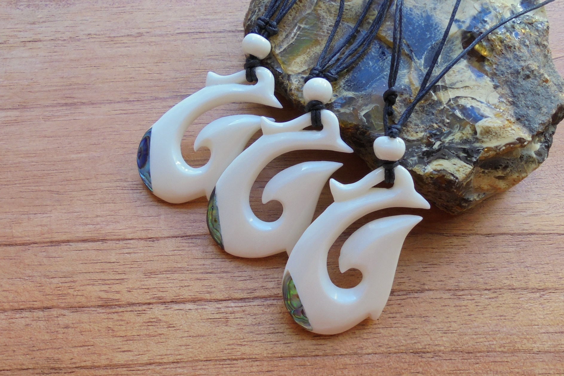 Maori Fish Hook Bone Necklace With Paua 