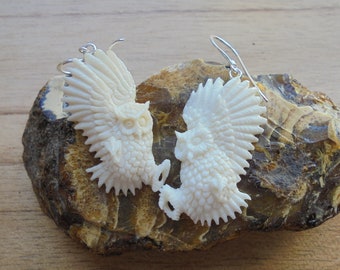 1 Pair Owl Earrings, Owl Carving Bali Bone Jewelry OW-02