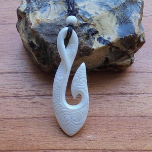 Maori Fish Hook Bone Necklace, Hei Matau, Bone Pendant, Bali Bone Carving Jewelry  M20