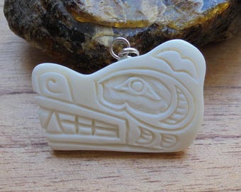 Bear Head Bone Pendant, Bear Northwest Coast, Bali Bone Carving NWC 8