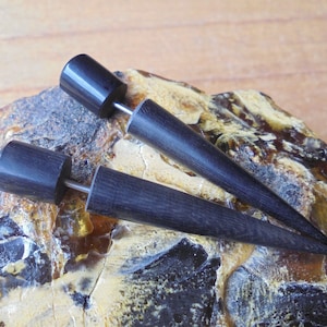 Fausses boucles d&#39;oreilles, fausses boucles d&#39;oreilles serre, fausses boucles d&#39;oreilles en corne tribale, accessoires en corne de buffle, bijoux de Bali, corne 011