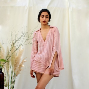 Asymmetric over-sized shirt made with 100% handwoven cotton