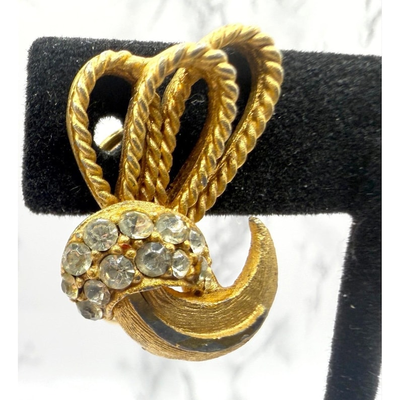 Vhernier Abbraccio 18K Rose Gold Clip On Earrings Clip on earrings