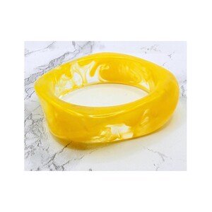Chunky Yellow Marbled Lucite Sculptural Square Bangle Bracelet 8"