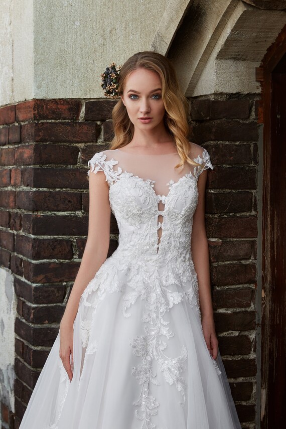 Nouvelle Collection 2019 Robe De Mariée Robe De Mariée Mariage Robe De Mariée Robe Madisson