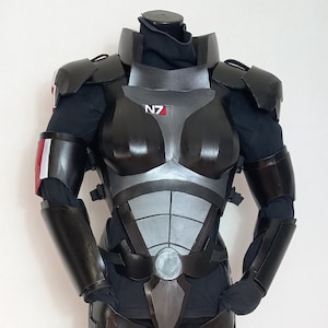 Female Mass Effect Cosplay Armor &quot;N7 - Style&quot; (on order / EVA Foam)