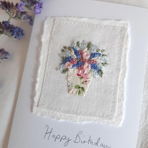 Jolie carte de correspondance florale brodée, carte de correspondance de joyeux anniversaire cousue à la main, carte d'anniversaire