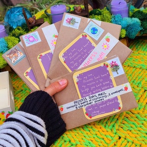 Snail Mail Partypackung. Kuvert aus recycelten Papiertüten :)