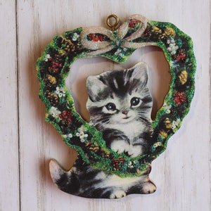 Kitten in Heart Wreath ~ Christmas Ornament ~ Vintage Card Image ~ Glitter and Wood ~ Holiday Tree Decoration C530