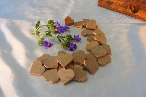 Confezione da 25 cuori in faggio, accessori in legno massello, cuori  decorativi per artigianato -  Italia