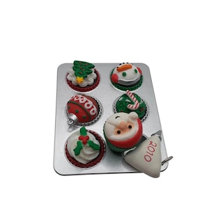 Dolcetti di stagione (Dolcetti di stagione) Decorazione per albero di Natale Hallmark Keepsake - QX8133 + una decorazione vintage anni &#39;80 e &#39;90 NIB Nuovo nella scatola