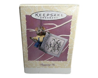 1996 Digging In (Mouse) Hallmark Keepsake Christmas Tree Ornament (QEO8712) NIB New in Box