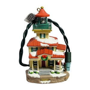 2002 Lighthouse Greetings Hallmark Keepsake Christmas Tree Ornament (QLX7646) NIB New in Box