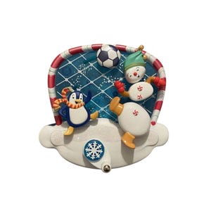 Kickin&#39; It (Spin-A-Majigs) Hallmark Keepsake Christmas Tree Ornament - QP1134 + One Vintage Ornament anni &#39;80 e &#39;90 NIB Nuovo nella scatola