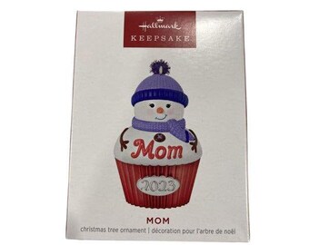 Myaa Sweets様　バッグチャーム　クリスマスツリー　カップケーキ ママ (カップケーキ) ホールマーク キープセイク クリスマスツリー