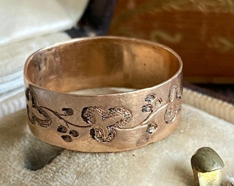 Victorian 9K Cigar Wedding Band Ring