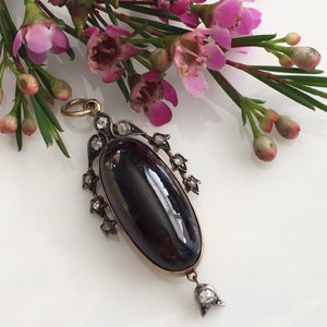 Victorian 14K Cabochon Garnet Rose Cut Diamonds Pendant