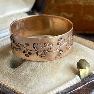 Victorian 9K Cigar Wedding Band Ring