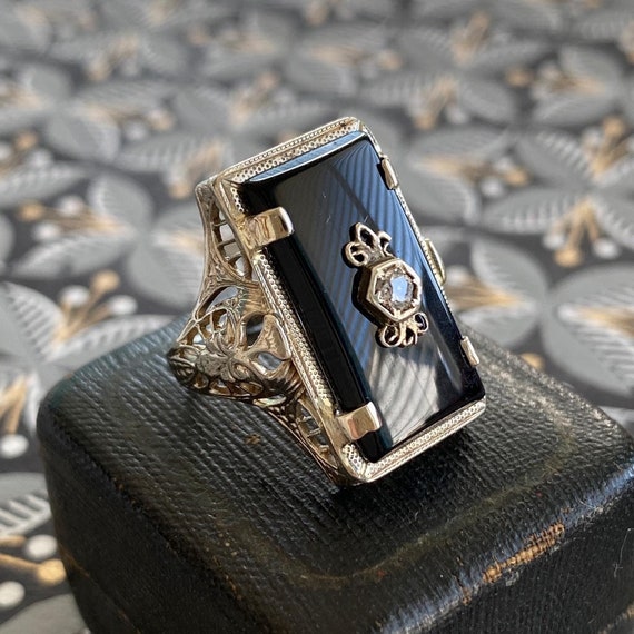 Art Deco Onyx 14K White Gold Filigree Ring - image 6