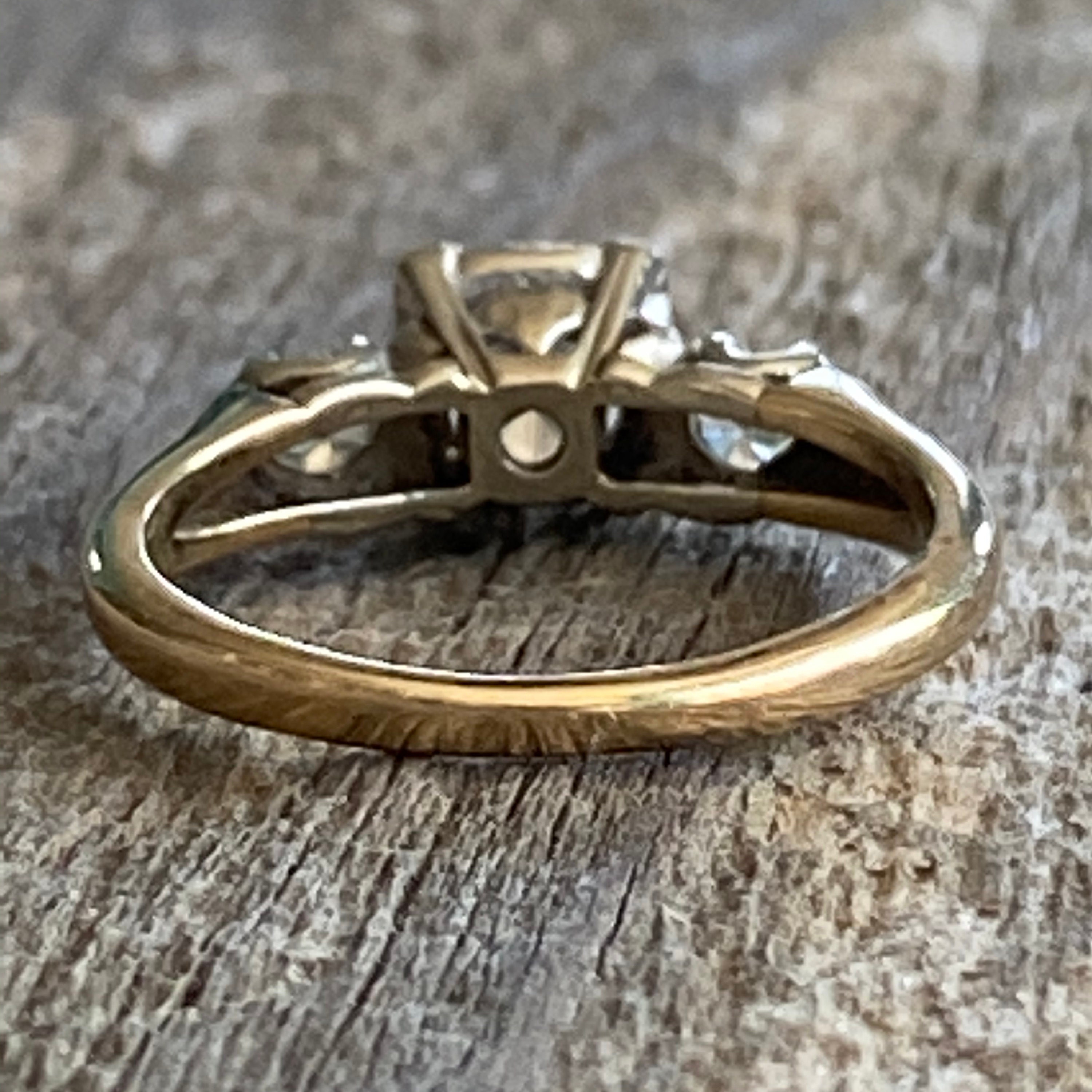 ヴィンテージ ハート 0.64 CTW ダイヤモンド 14K エンゲージリング