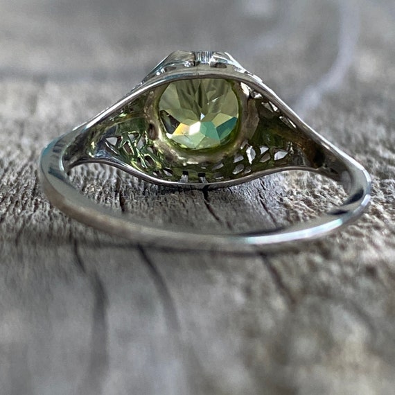 Edwardian Peridot 18K White Gold Filigree Ring - image 9