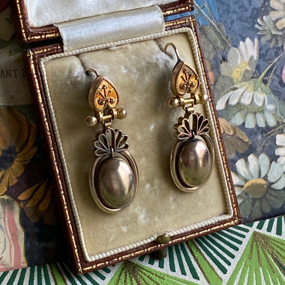 Victorian Etruscan Revival Two-tone 14K earrings - image 4