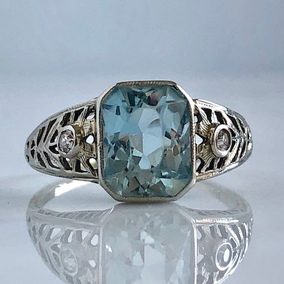 Edwardian Aquamarine & Diamond 18KW Filigree Ring - image 1