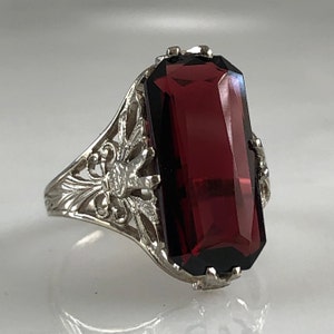 Edwardian Garnet 14K White Gold Filigree Ring