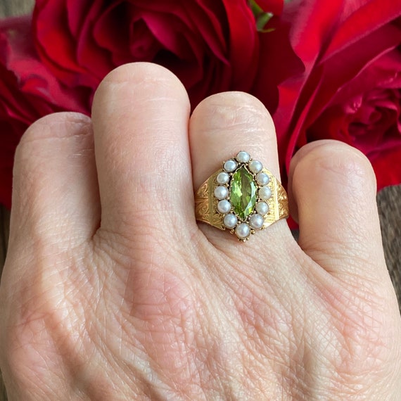 Victorian Peridot Seed Pearl Engraved 15K Gold Ri… - image 3