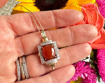 Vintage Carnelian Diamond 14K Gold Pendant Necklace