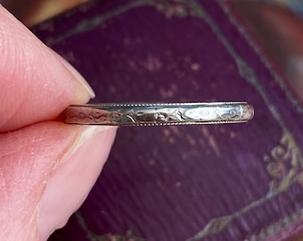 Vintage 18K Engraved White Gold Band Ring