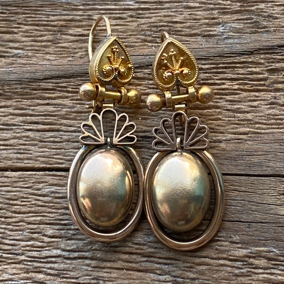 Victorian Etruscan Revival Two-tone 14K earrings - image 6
