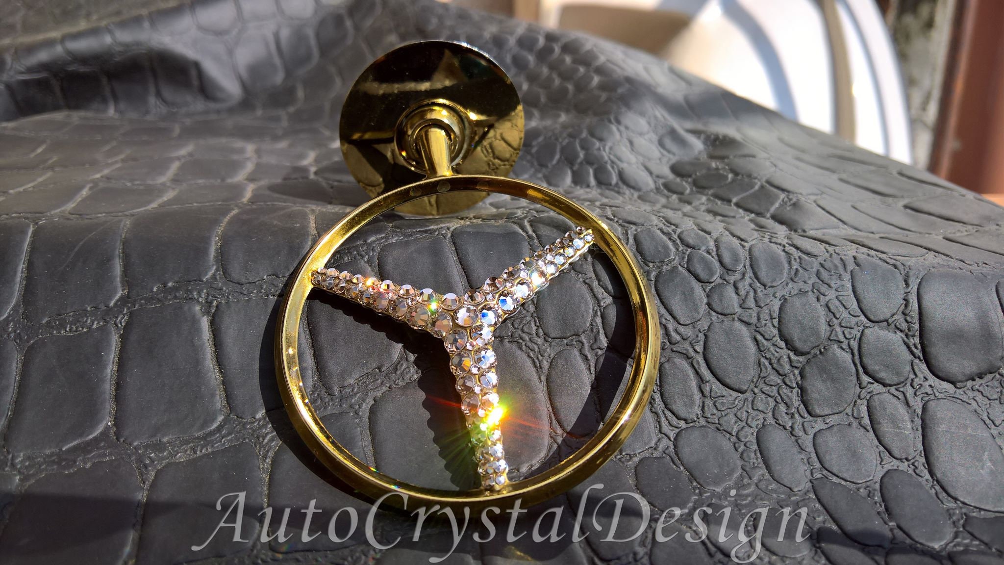 Mercedes-Benz Morelia - #MBCollection Llavero Monte Carlo con cristales  Swarovski. $1,450 MXN. Consíguelo aquí