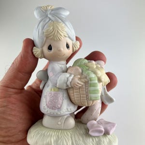1979 Precious Moments Figurine: &quot;Be Not Weary&quot; Enesco E-3111, Original Box