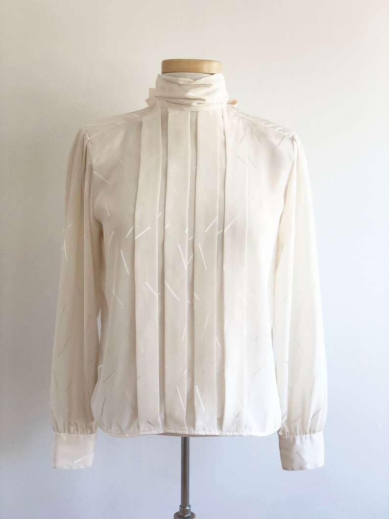 80s Secretary Blouse Laura and Jayne Bow and Pattern Cream White