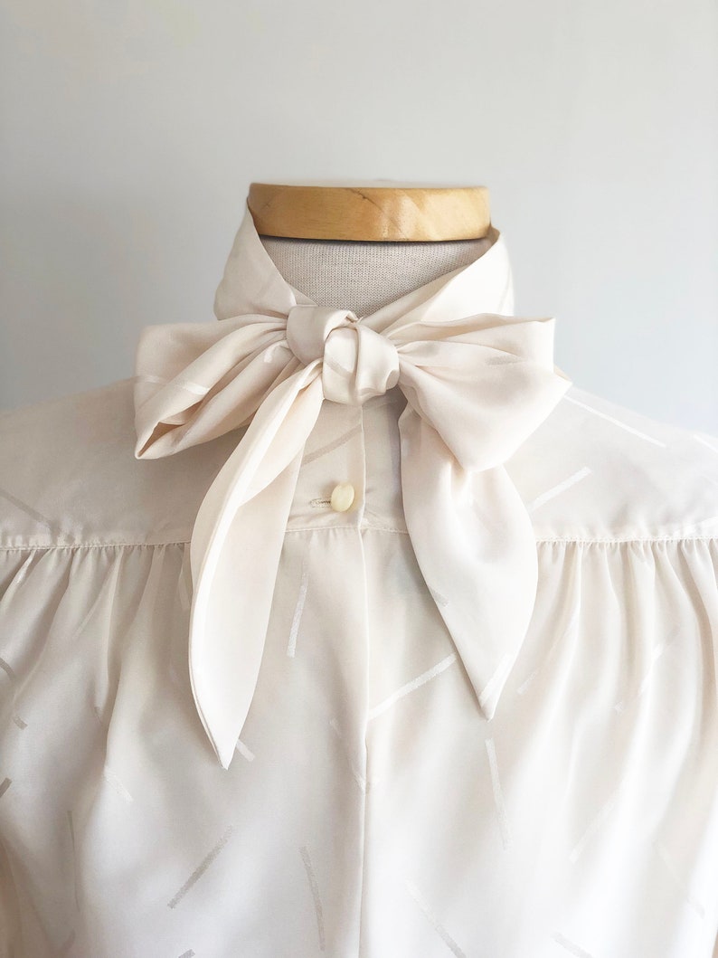 80s Secretary Blouse Laura and Jayne Bow and Pattern Cream White