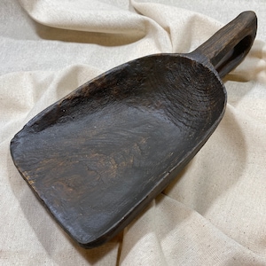 Large Primitive Scoop Primitive Scoop Fake Wood Scoop Wall Scoop Scoop with Handle Scoop for Kitchen Display Scoop Farmhouse Decor Resin