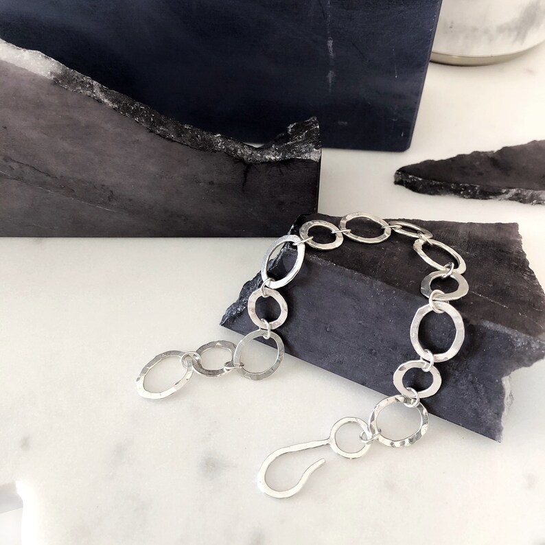 Sterling Silver Hammered Single Strand Bracelet Night Out Collection Oval Chain Hook Clasp Silver Jewelry Gifts for her