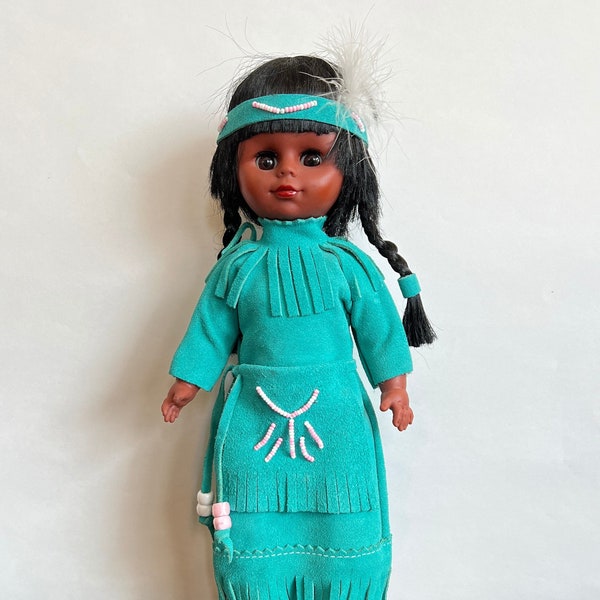 Vtg Native American Doll Maiden Indien Art Eskimo, Teal Suede Traditional Clothing & Moccasins, Black Hair, Pink White Beads, Quebec Canada