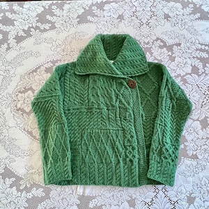 Vtg QUILLS IRELAND Green Wool Knit Cardigan Sweater, Hand Knit Cable Stitch and More, 100% Pure New Wool, Size M, St. Patrick's Day Wear