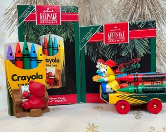 Ornement souvenir HALLMARK des années 90 1991 Bright Vibrant Carols OU 1992 Bright Blazing Colors, Crayon Crayon, Original Box, vintage Christmas Tree