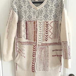 Vintage SUNDANCE KNIT Cream & Gray Wool Cardigan Coat Sweater, Red Gray Stitched Pattern, Long Sleeves, Snap Front, Long Sweater Jacket Sz S