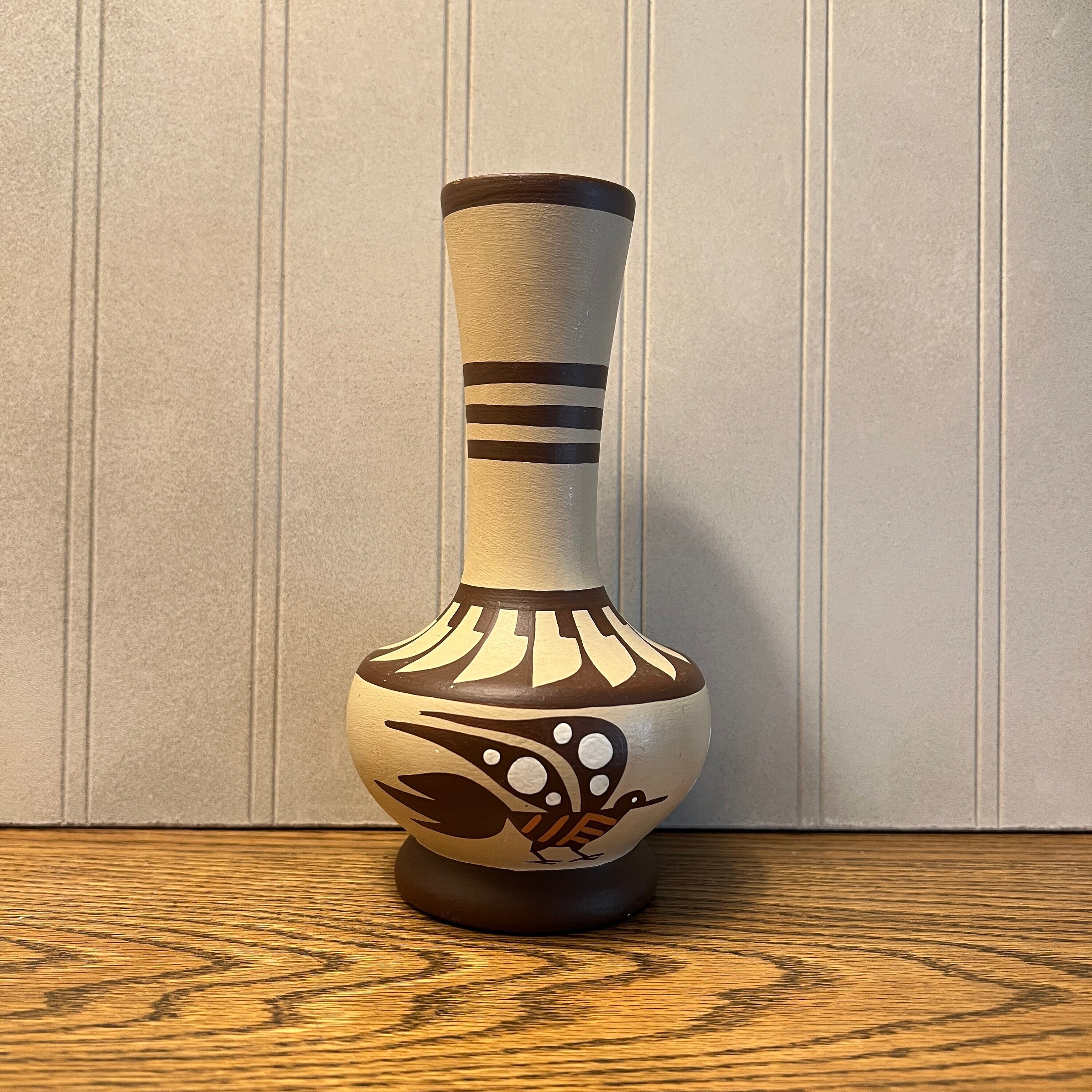 Vtg ROADRUNNER Native American Style Pottery 6-1/2