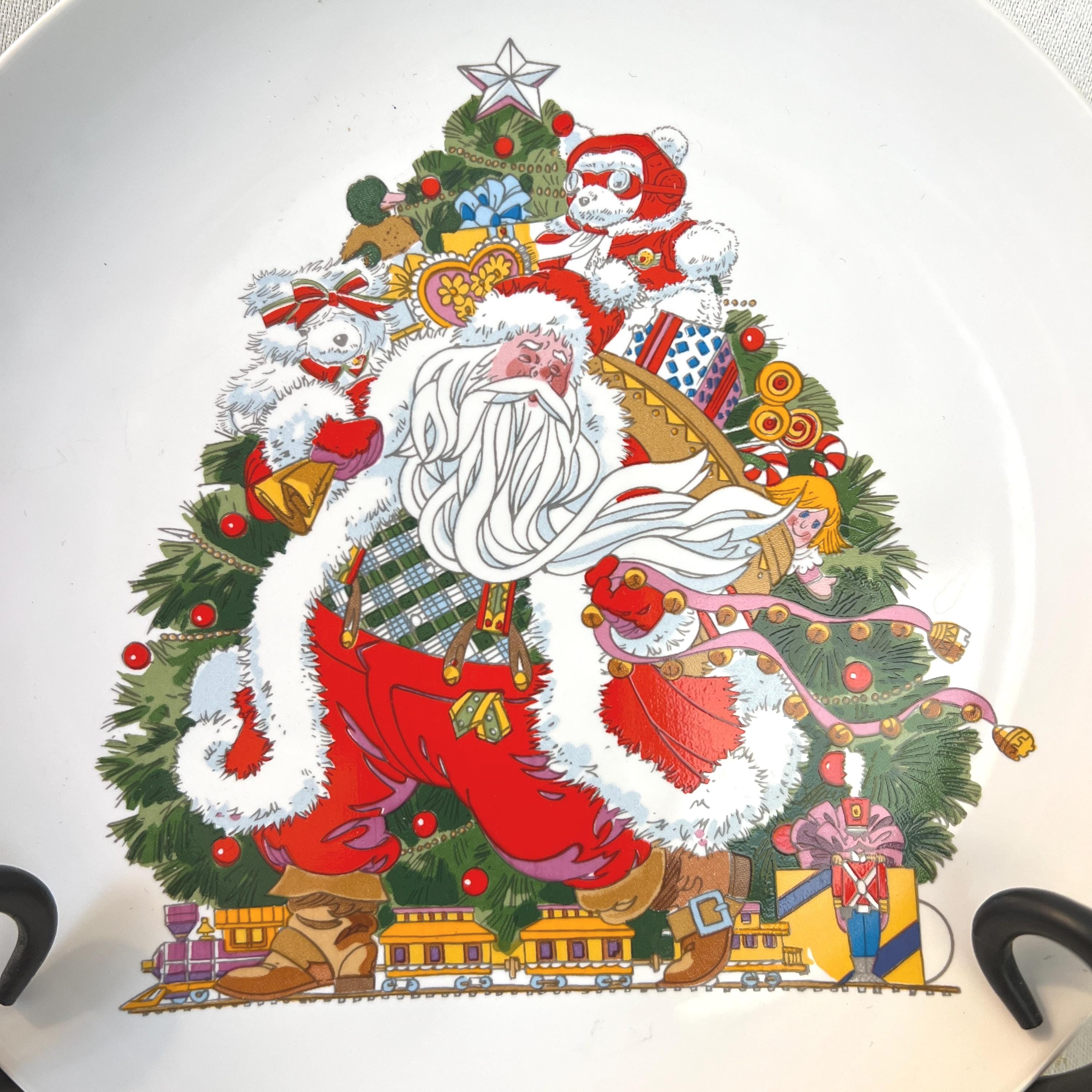 1987 DAYTON'S HUDSON CHRISTMAS Plate, Old World Santa 7 1/2